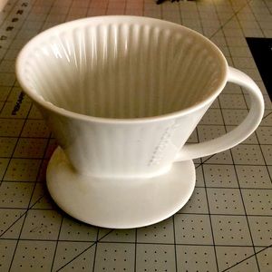 Starbucks White Ceramic Pour Over Coffee Filter Brewer